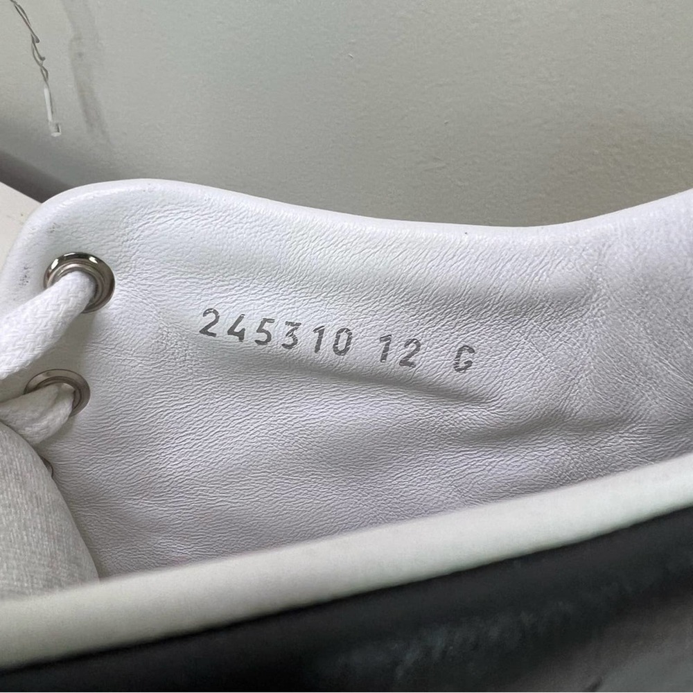 Gucci Black and White High Top Sneakers. Size: 12
Vintage GG Supreme Sneaker - Picture 8 of 9